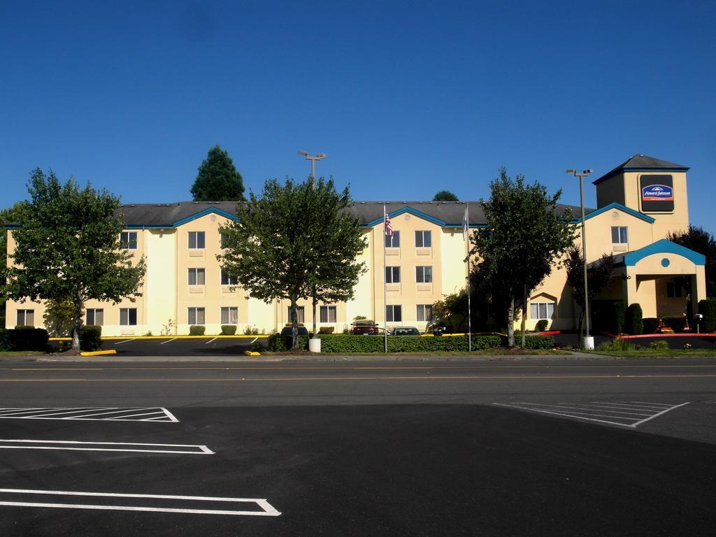 Howard Johnson By Wyndham Vancouver Hotel & Suites Εξωτερικό φωτογραφία