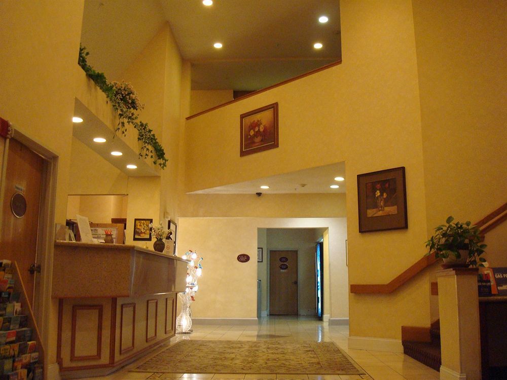 Howard Johnson By Wyndham Vancouver Hotel & Suites Εξωτερικό φωτογραφία