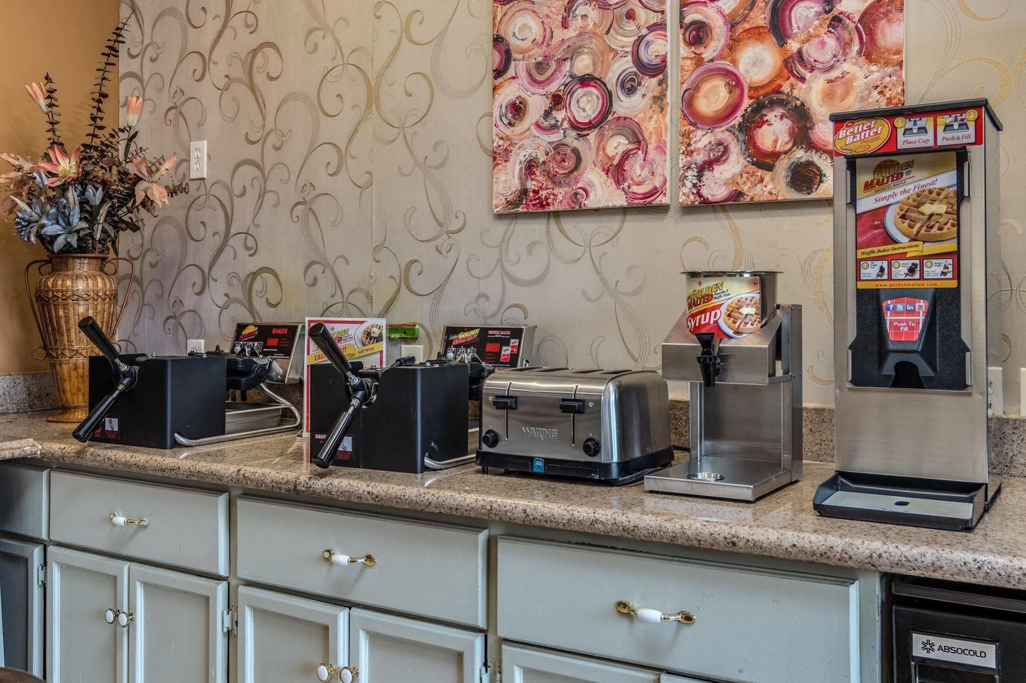 Howard Johnson By Wyndham Vancouver Hotel & Suites Εξωτερικό φωτογραφία